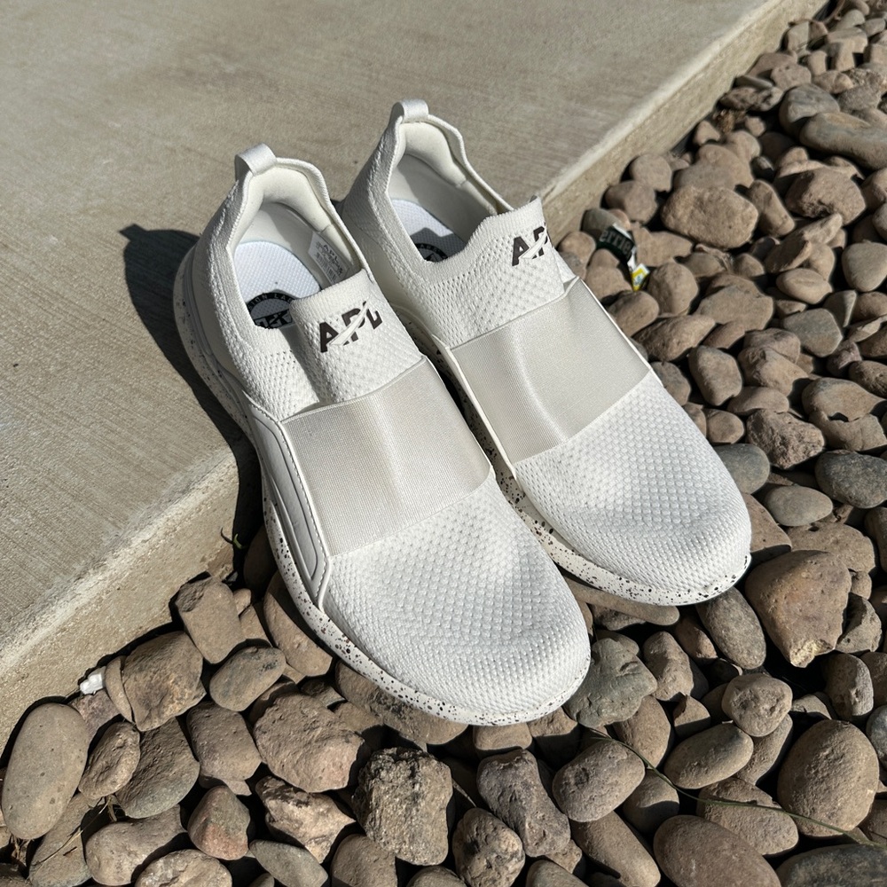 APL Women's TechLoom Bliss
Ivory / Chocolate / Speckle